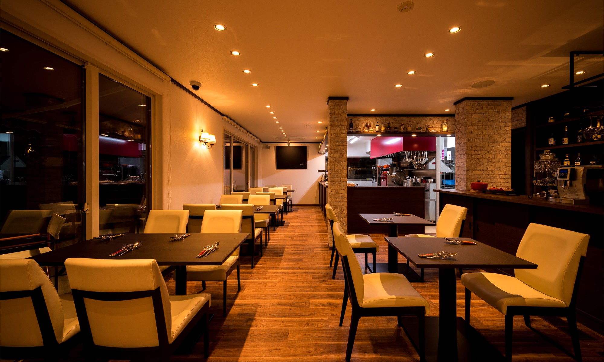 店内（ディナータイム）